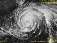 Typhoon Wallpaper Image : Typhoon 200410 (NAMTHEUN) : Typhoon NAMTHEUN approaching to Honshu (0000 UTC)