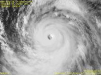 Typhoon Wallpaper Image : Typhoon 200416 (CHABA) : Magnified image around the center of Typhoon CHABA (0600 UTC)