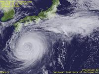 Typhoon Wallpaper Image : Typhoon 200416 (CHABA) : Typhoon CHABA threatening to make landfall on Japan (0100 UTC)