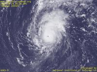 台風壁紙画像：2004年台風21号（メアリー｜MEARI）：さらに発達した台風200421号（10時JST）