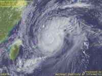 台風壁紙画像：2004年台風21号（メアリー｜MEARI）：南西諸島を進む台風200421号（9時JST）