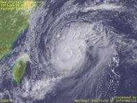 Typhoon Wallpaper Image : Typhoon 200421 (MEARI) : Typhoon MEARI moving in the middle of Okinawa Islands (0000 UTC)