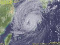 台風壁紙画像：2004年台風21号（メアリー｜MEARI）：動き始めた台風200421号（9時JST）