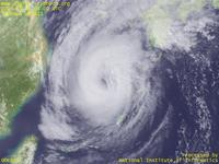 台風壁紙画像：2004年台風21号（メアリー｜MEARI）：九州に接近する台風200421号（15時JST）
