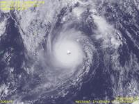 台風壁紙画像：2004年台風22号（マーゴン｜MA-ON）：くっきりした眼をぶ厚い雲が取り囲む台風200422号（12時JST）