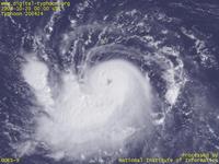 台風壁紙画像：2004年台風24号（ノックテン｜NOCK-TEN）：いつの間にか（？）勢力を強めている台風200424号（9時JST）