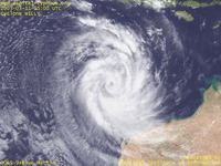 台風壁紙画像：2005年サイクロンINGRID：サイクロンWILLYの拡大画像（2005年03月11日05時UTC）