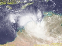台風壁紙画像：2005年サイクロンINGRID：驚きの粘りをみせるサイクロンINGRID（2005年03月16日02時UTC）
