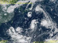 台風壁紙画像：2016年台風11号（コンパス｜KOMPASU）：太平洋に並ぶ3つの台風と2つの雲の塊による近似的な五輪台風（12時JST）