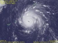 Typhoon Wallpaper Image : Typhoon 200711 (NARI) : Typhoon 200711 approaching to Okinawa (06 UTC)