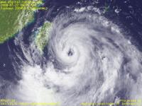 Typhoon Wallpaper Image : Typhoon 200808 (FUNG-WONG) : Typhoon 200808 keeping intensification in south of Okinawa (06 UTC)