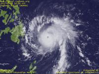台風壁紙画像：2012年台風24号（ボーファ｜BOPHA）：フィリピンのミンダナオ島を目前に勢力がピークを迎えている台風201224号（13時JST）