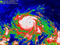 Typhoon Wallpaper Image : Typhoon 201330 (HAIYAN) : 中心気圧895hPa・最大風速125ktと勢力がピークを迎えた台風201330号（21時JST）