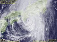 台風壁紙画像：2011年台風15号（ロウキー｜ROKE）：東海地方への上陸目前の台風201115号（11時JST）
