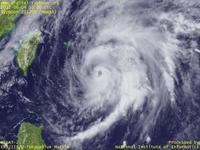 台風壁紙画像：2012年台風3号（マーワー｜MAWAR）：沖縄南方で発達中の台風201203号（12時JST）