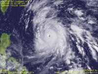 台風壁紙画像：2012年台風16号（サンバ｜SANBA）：稀に見る急発達を遂げた台風201216号（10時JST）
