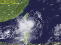 台風壁紙画像：2013年台風15号（コンレイ｜KONG-REY）：北上して先島諸島に接近しつつある台風201315号（15時JST）