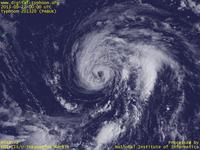 台風壁紙画像：2013年台風20号（パブーク｜PABUK）：小笠原近海まで北上してきた台風201320号（09時JST）
