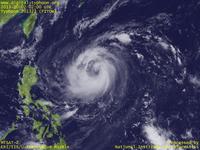 台風壁紙画像：2013年台風23号（フィートウ｜FITOW）：沖縄の南を北上しながら緩やかな発達段階に入ってきた台風201323号（11時JST）