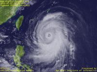 Typhoon Wallpaper Image : Typhoon 201408 (NEOGURI) : 沖縄南方で発達を続け、クッキリとした大きな眼が特徴的な台風201408号（11時JST）