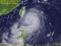 Typhoon Wallpaper Image : Typhoon 201410 (MATMO) : 沖縄南方で勢力のピークを迎えつつ台湾に接近する台風201410号（11時JST）