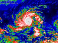 台風壁紙画像：2014年台風22号（ハグピート｜HAGUPIT）：中心気圧905hPa・最大風速115ktと猛烈な勢力に発達した台風201422号（15JST）